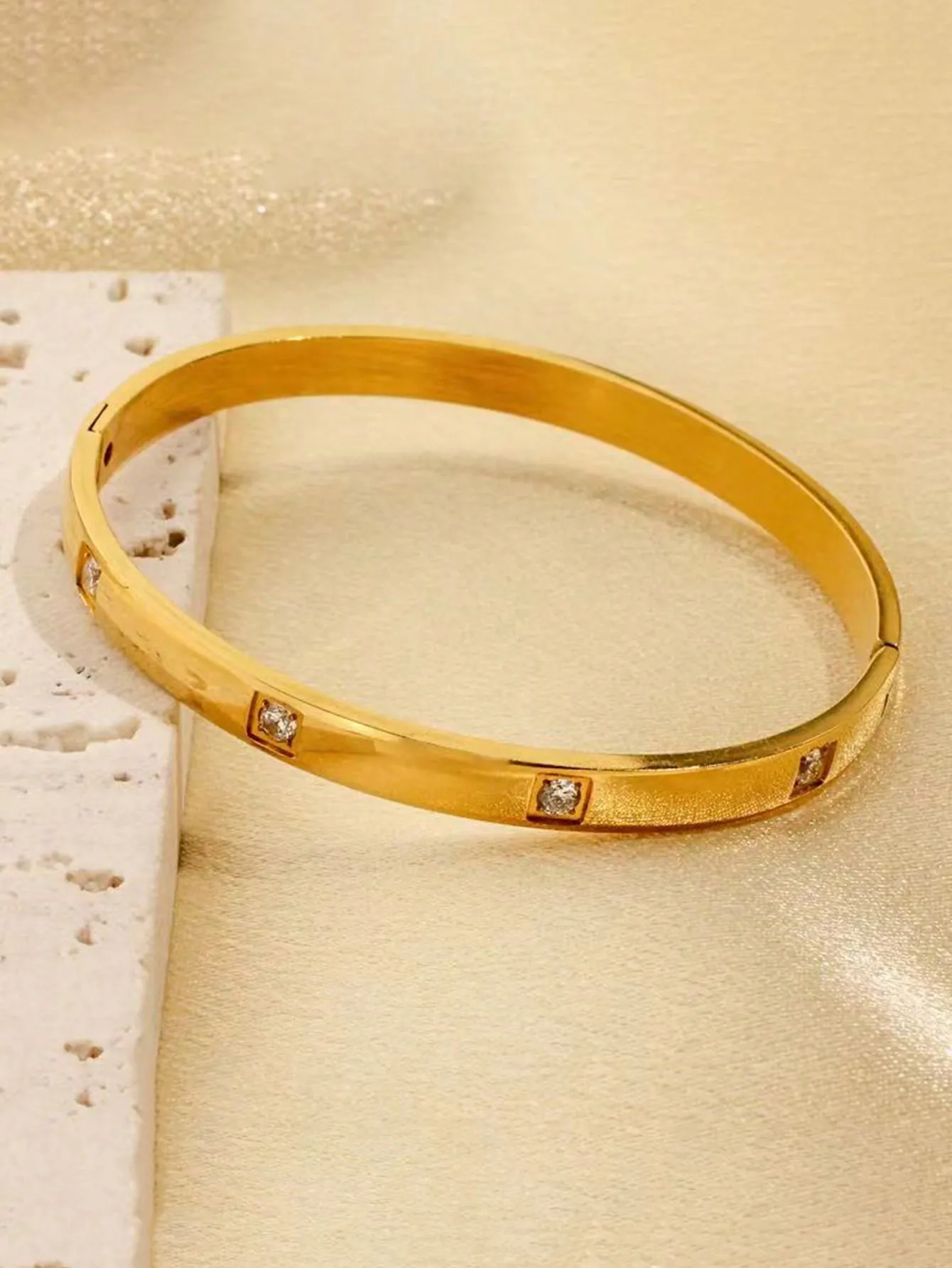 1pc Fashionable Stainless Steel Cubic Zirconia Decor Bangle For Women For Daily Decoration