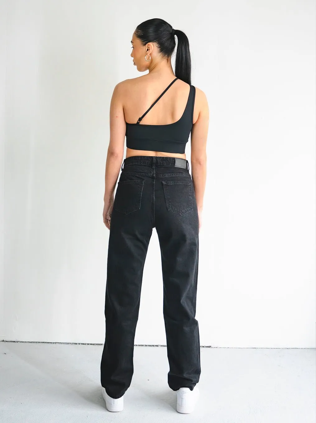 Basic Straight Fit Black Women Jeans