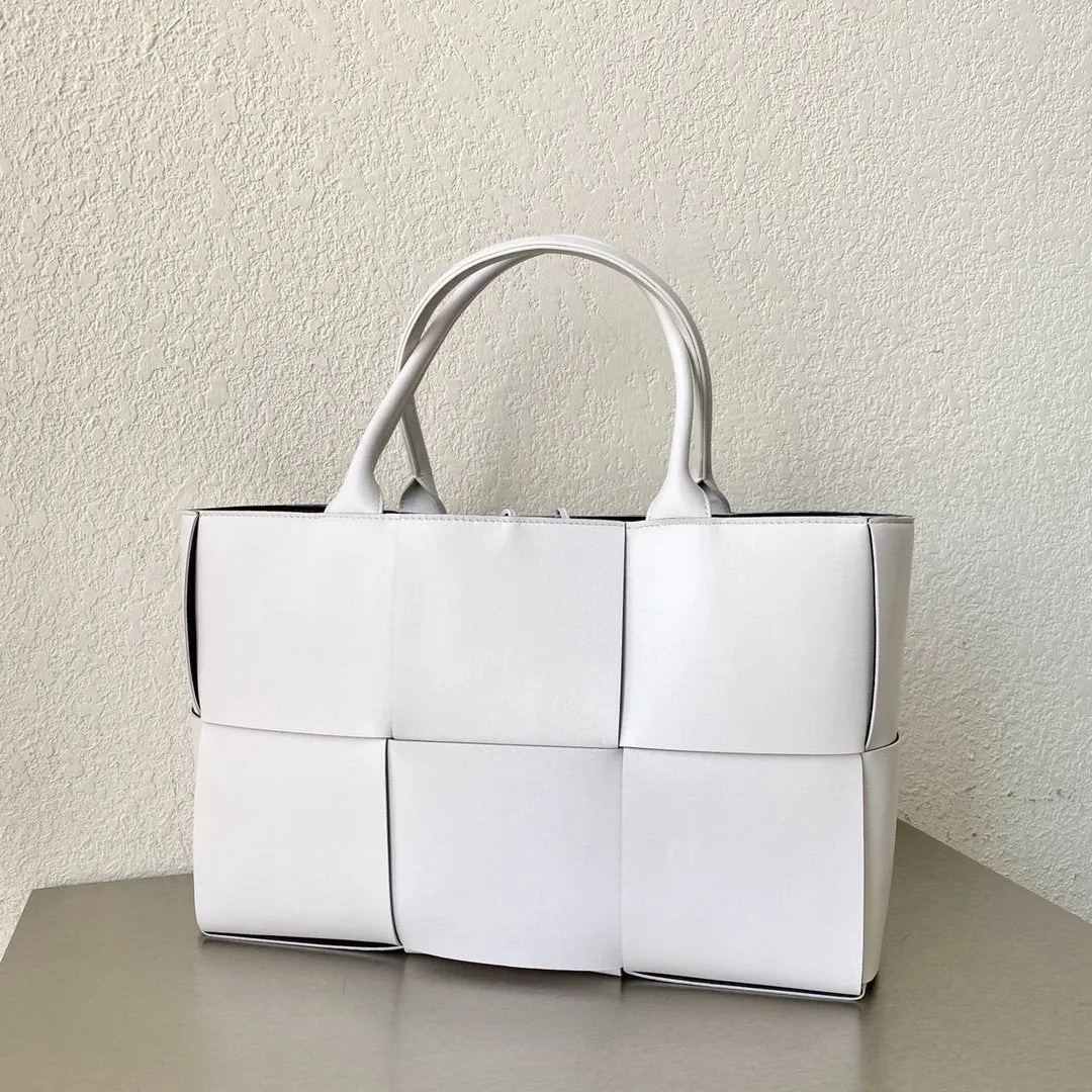 BV Arco Tote Bag For Women 16.14in/41cm In White 609175VMAY39041