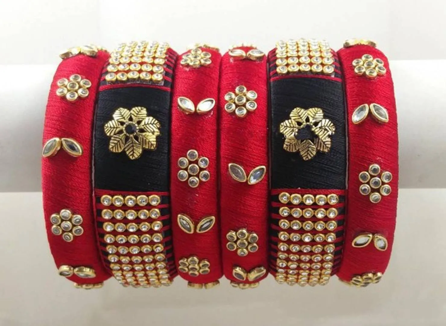 Classy Silk Thread Women's Bangles