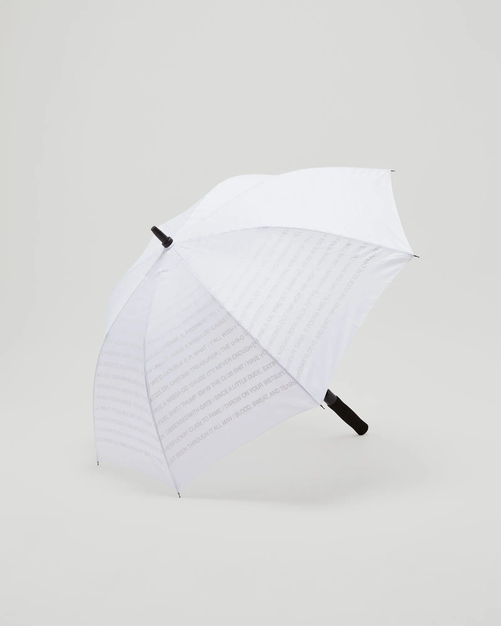 Sure! Here is an optimized product title for e-commerce:

Dynamic Color-Changing Umbrella with Lyrics Design – Inspired by Mobb Deep