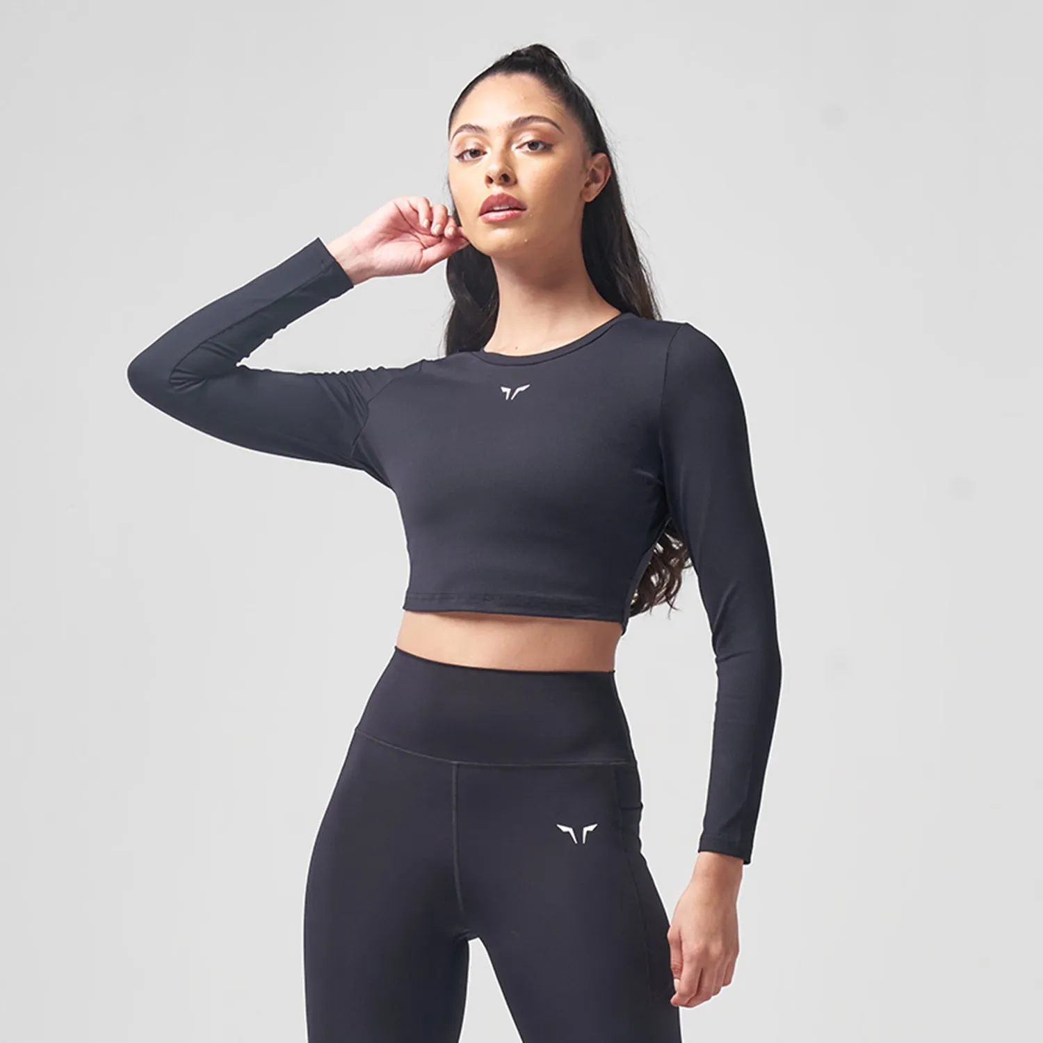 Essential Full Sleeves Crop Top AW22 - Black